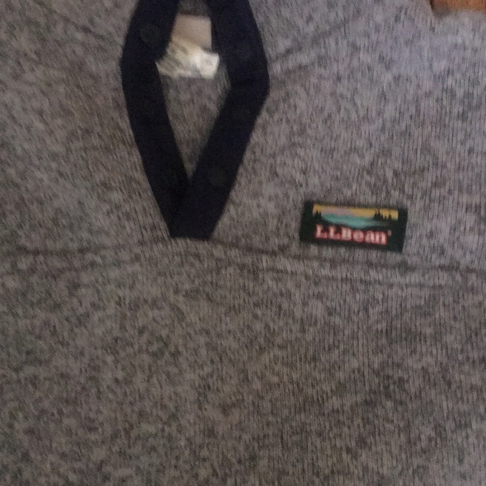 New LL Bean Pullover - Picture 4 of 5
